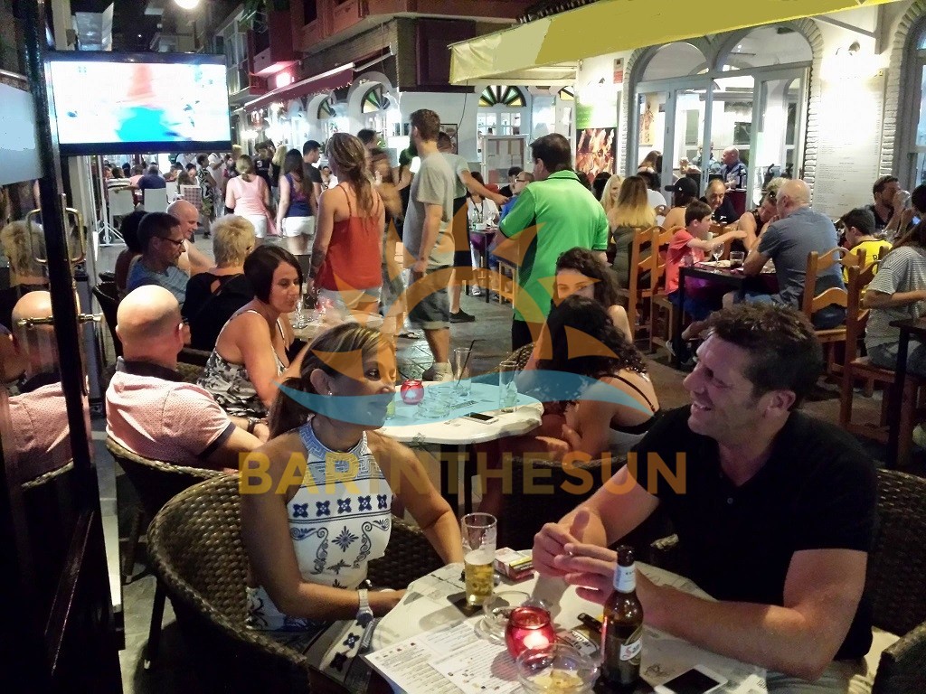 Freehold Bar Restaurant With Redevelopment Potential For Sale in Fuengirola Costa del Sol