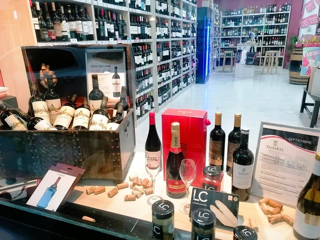 Fuengirola Wine Shop For Lease, Costa Del Sol Wine Shops For Lease Bar in the Sun